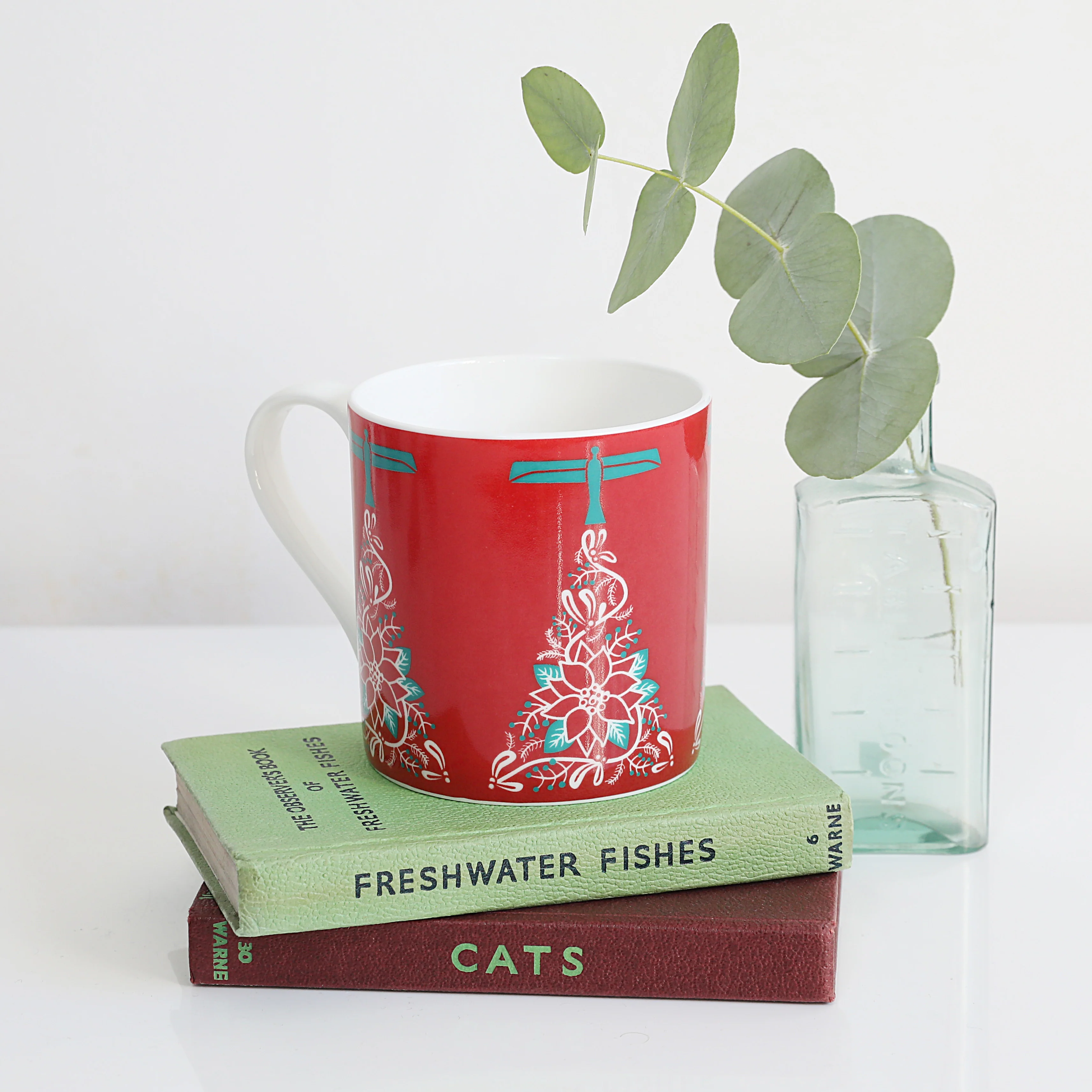 Angel of the North Christmas China Mug - Image 3